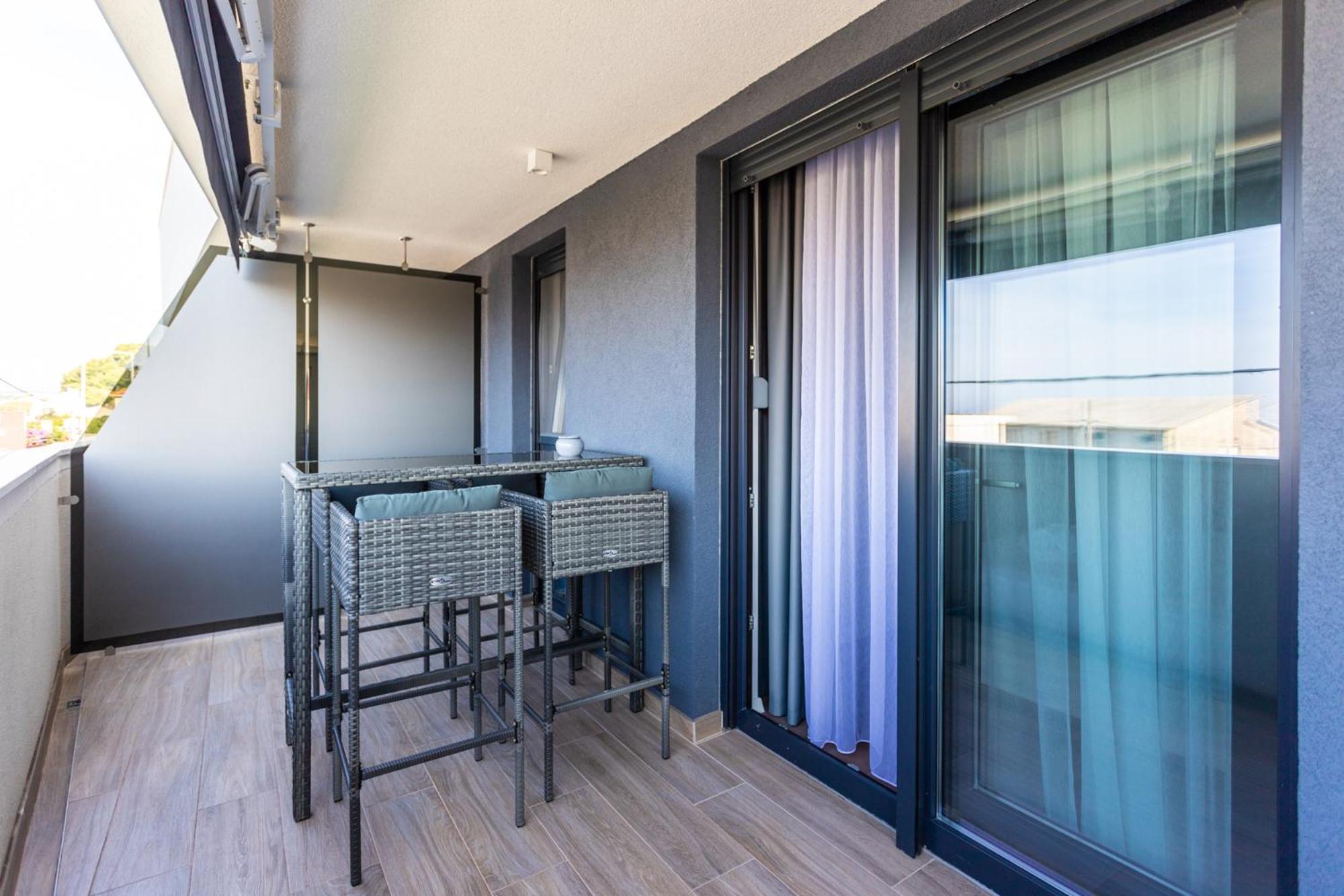 Apartman Lola *