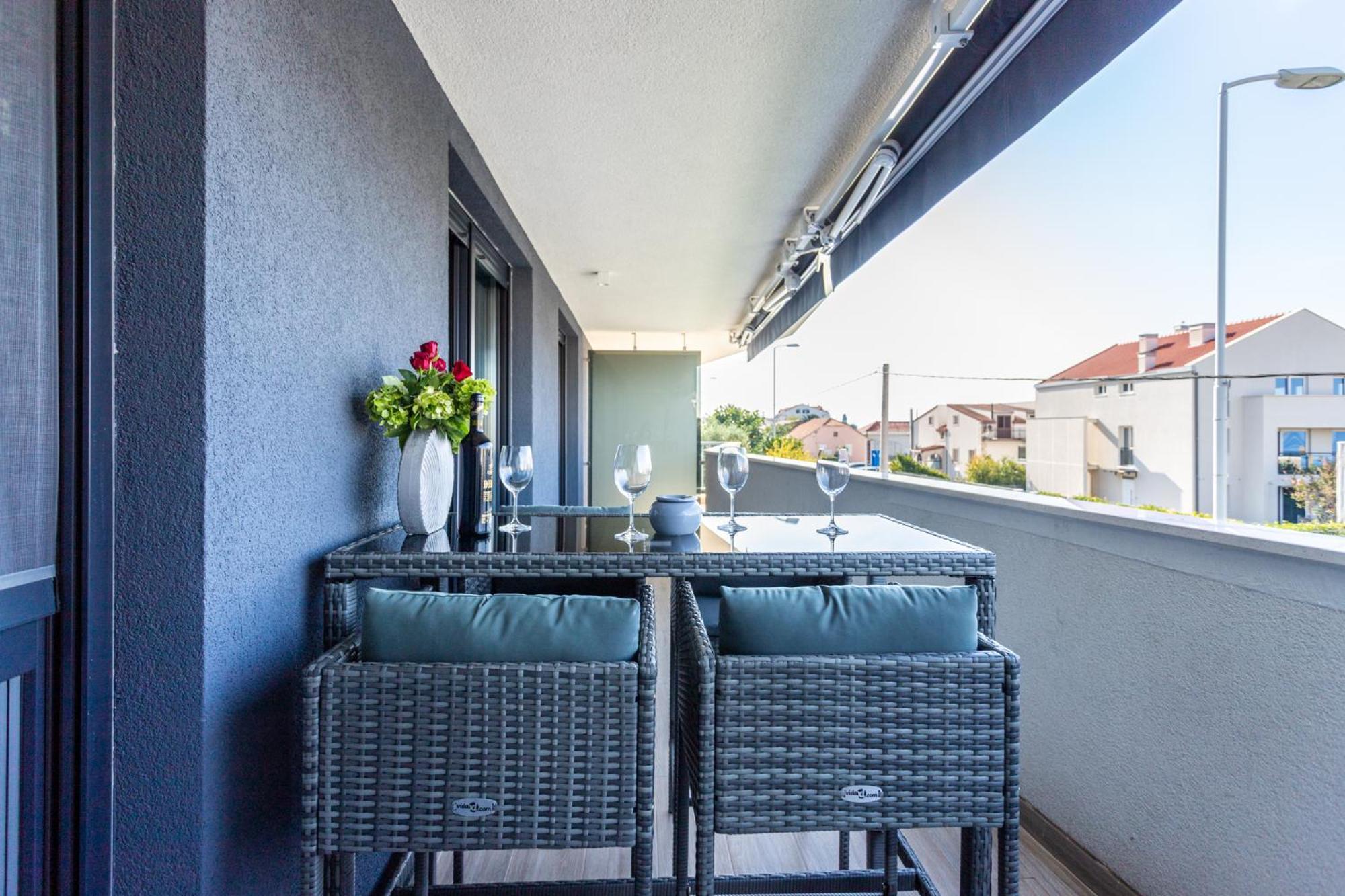 Lola Apartman *
